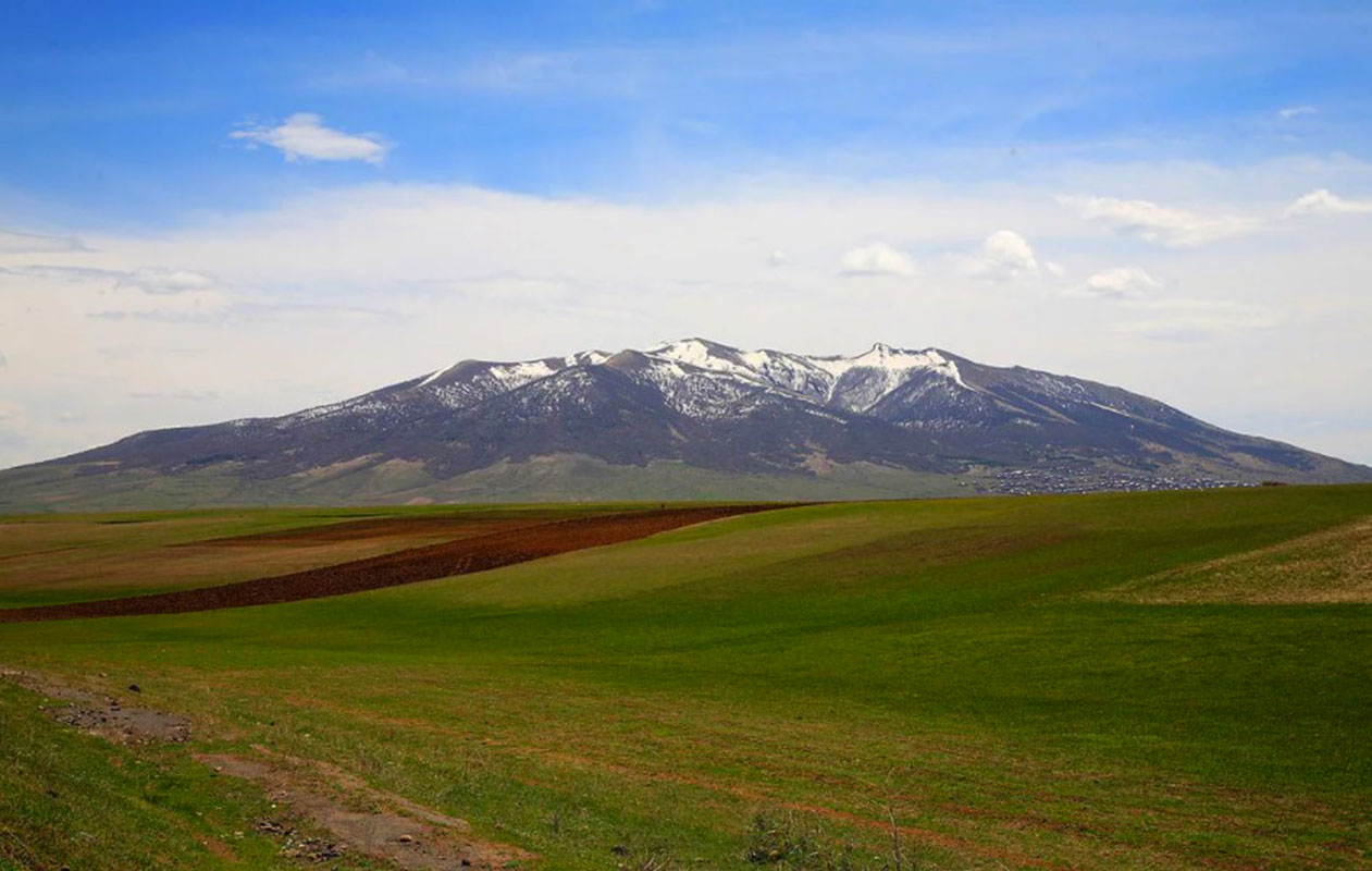 hvidløg Atlas Korrupt Ara Ler or Mount Ara, 2,614 m, Aragatsotn Province | Your Tour Info